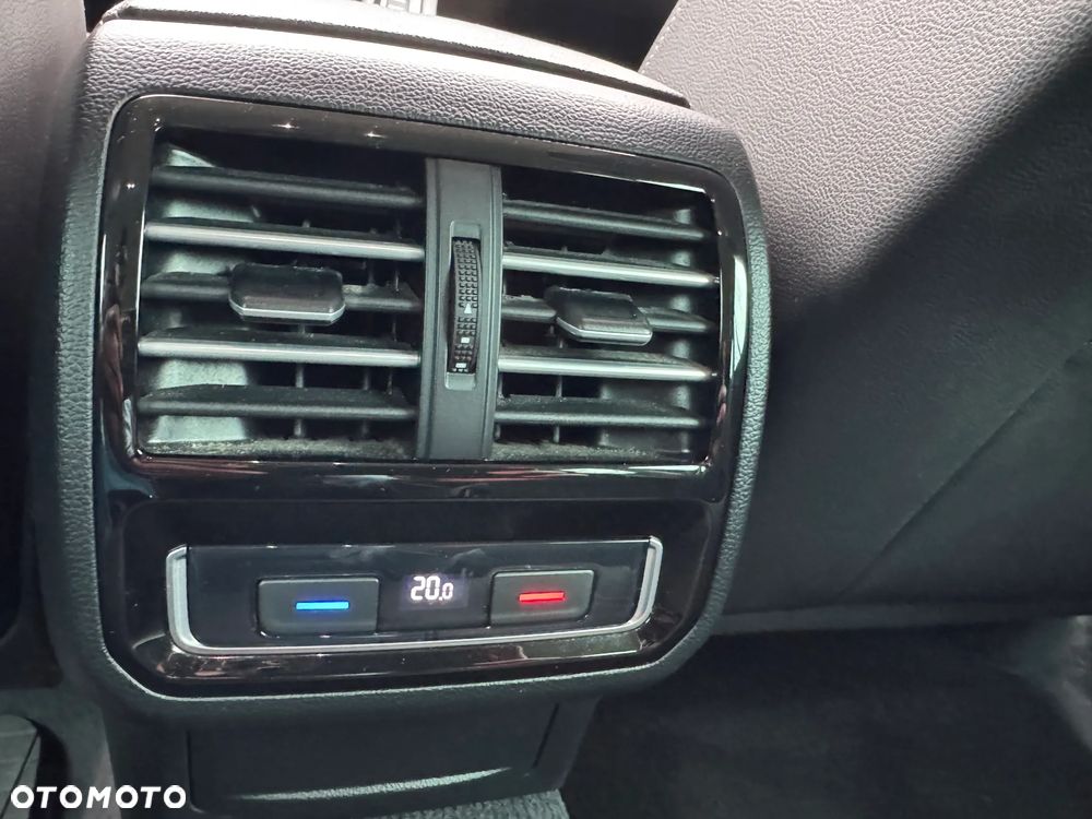 Volkswagen Passat Alltrack 2.0 TDI SCR 4Motion DSG - 27