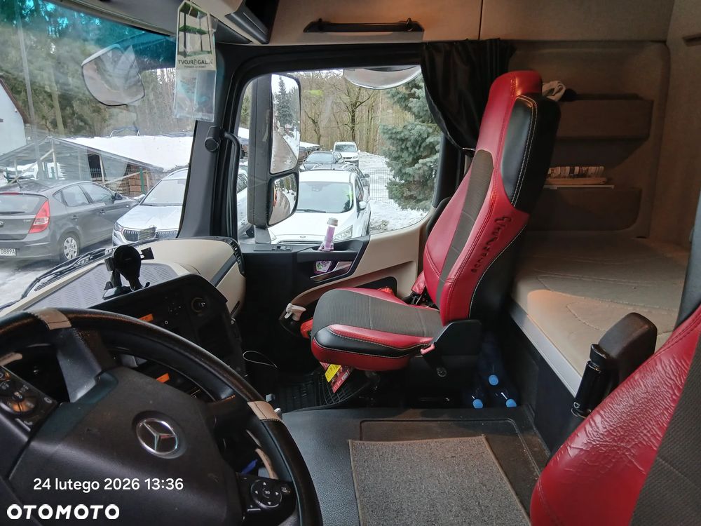 Mercedes-Benz Actros - 7