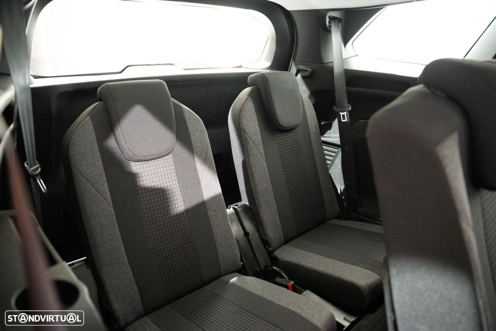 Peugeot 5008 1.2 PureTech Allure EAT8 - 31