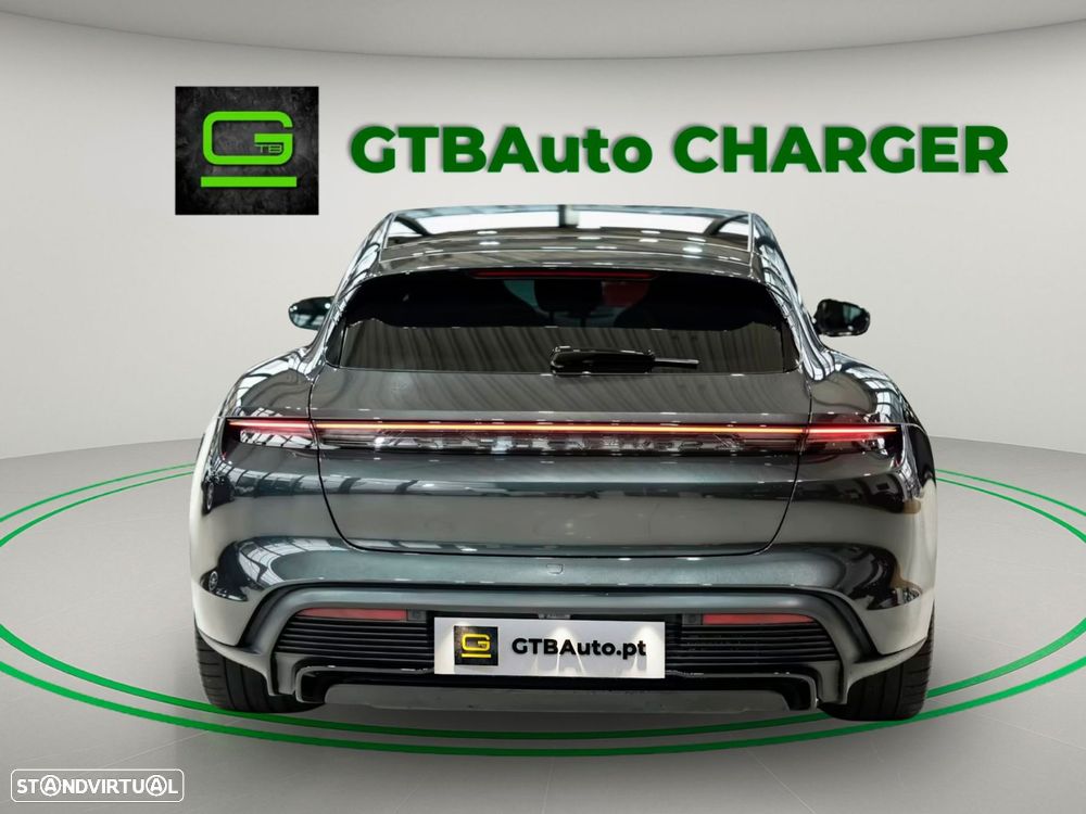Porsche Taycan Sport Turismo - 18