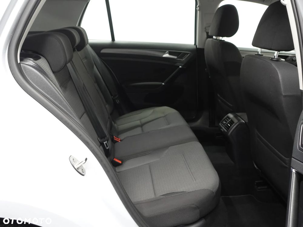 Volkswagen Golf 1.6 TDI SCR DSG Comfortline - 25