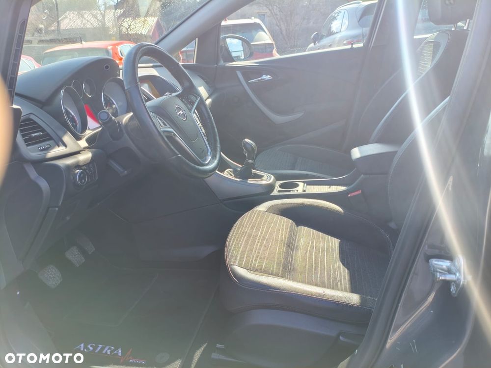 Opel Astra 1.6 CDTI Executive - 9