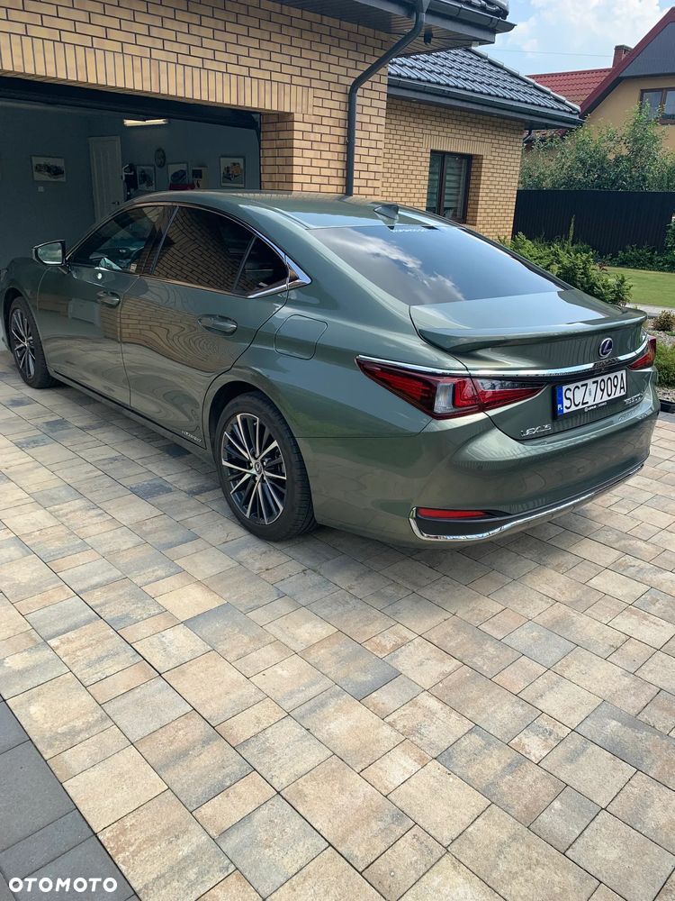 Lexus ES 300h Business Edition - 2