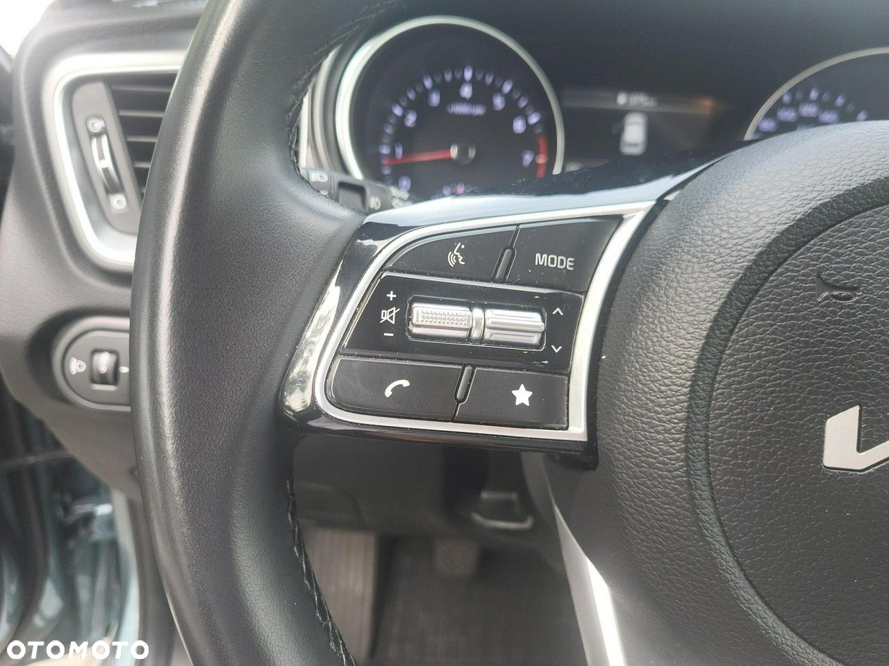 Kia Ceed - 25