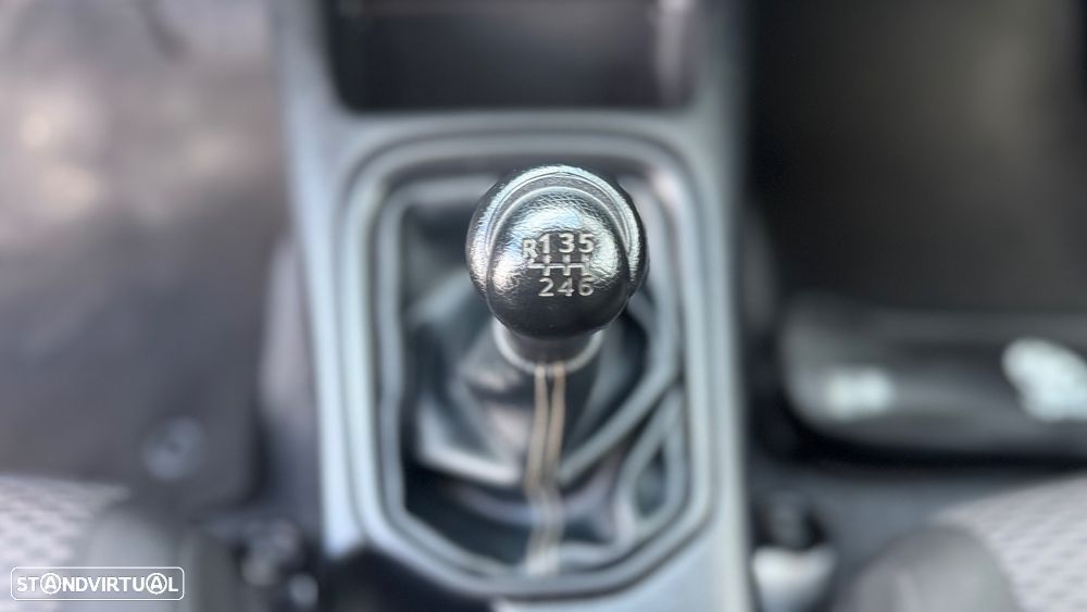 Toyota Hilux 2.4 D-4D 4WD CD CM - 10