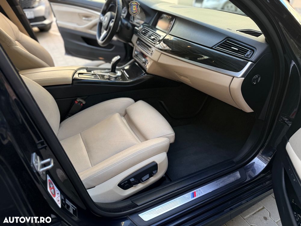 BMW Seria 5 530d xDrive - 12