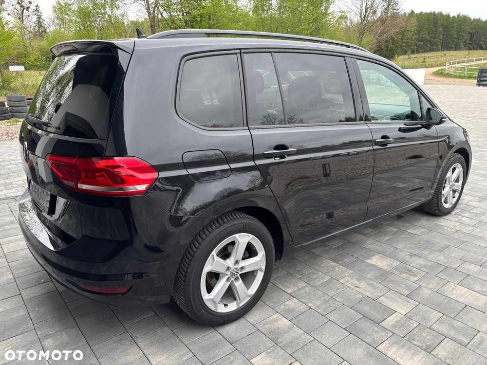 Volkswagen Touran - 4