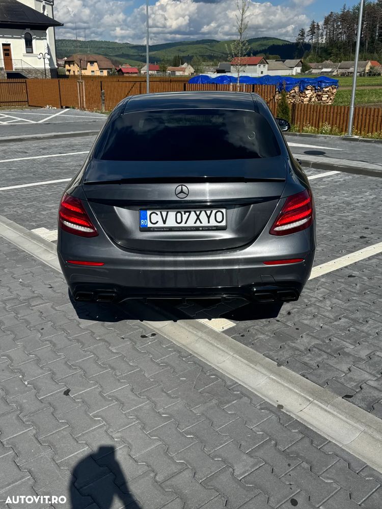 Mercedes-Benz E 450 4MATIC Aut - 8