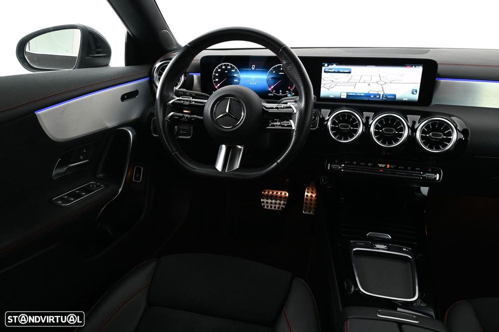 Mercedes-Benz CLA 200 d Shooting Brake AMG Line Aut. - 12