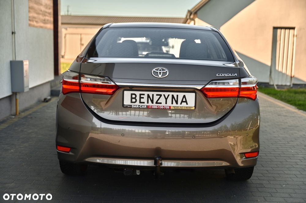 Toyota Corolla 1.6 Premium + - 18