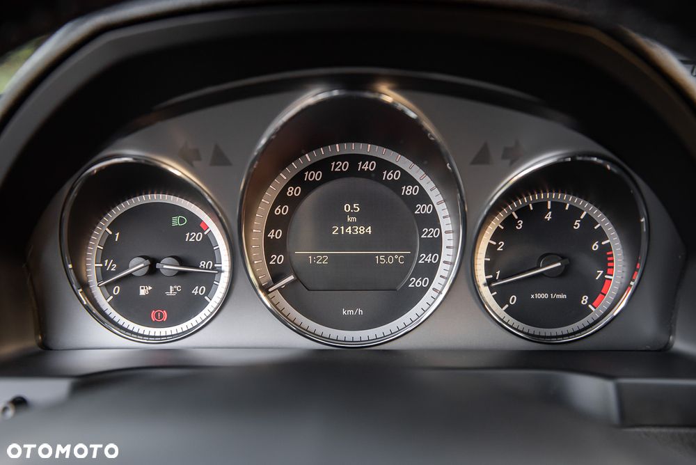 Mercedes-Benz Klasa C 180 BlueEFFICIENCY Avantgarde - 18