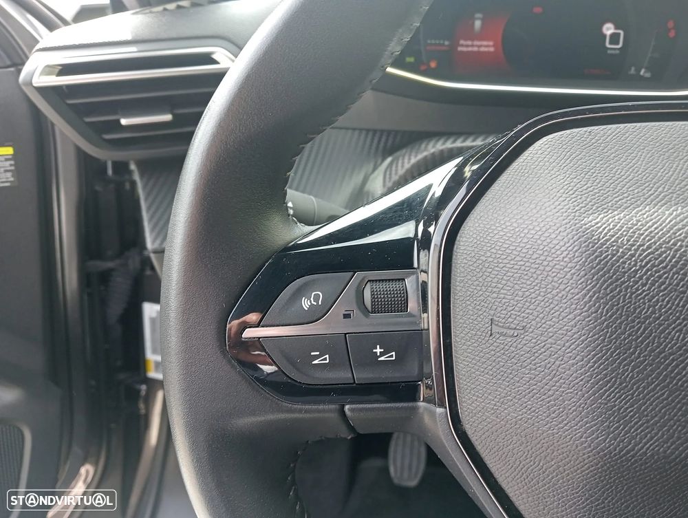 Peugeot 2008 1.2 PureTech Allure - 11