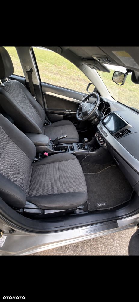 Mitsubishi Lancer - 10