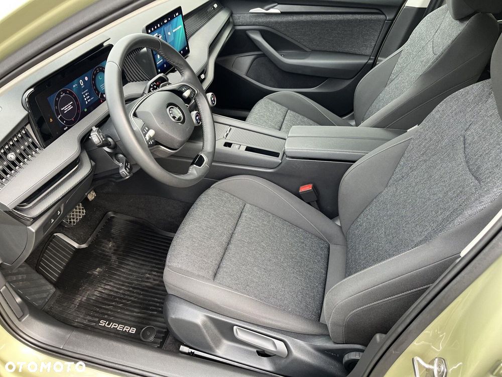 Skoda Superb 2.0 TDI SCR Essence DSG - 14