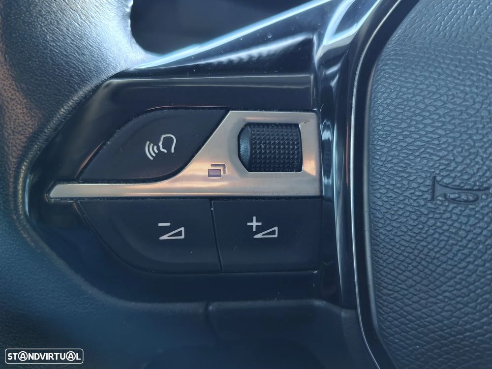 Peugeot 208 1.2 PureTech Allure Pack - 23
