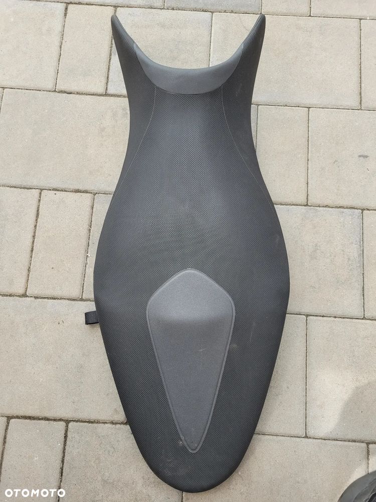 Kanapa, fotel, siedzenie Suzuki Gladius 650 - 1