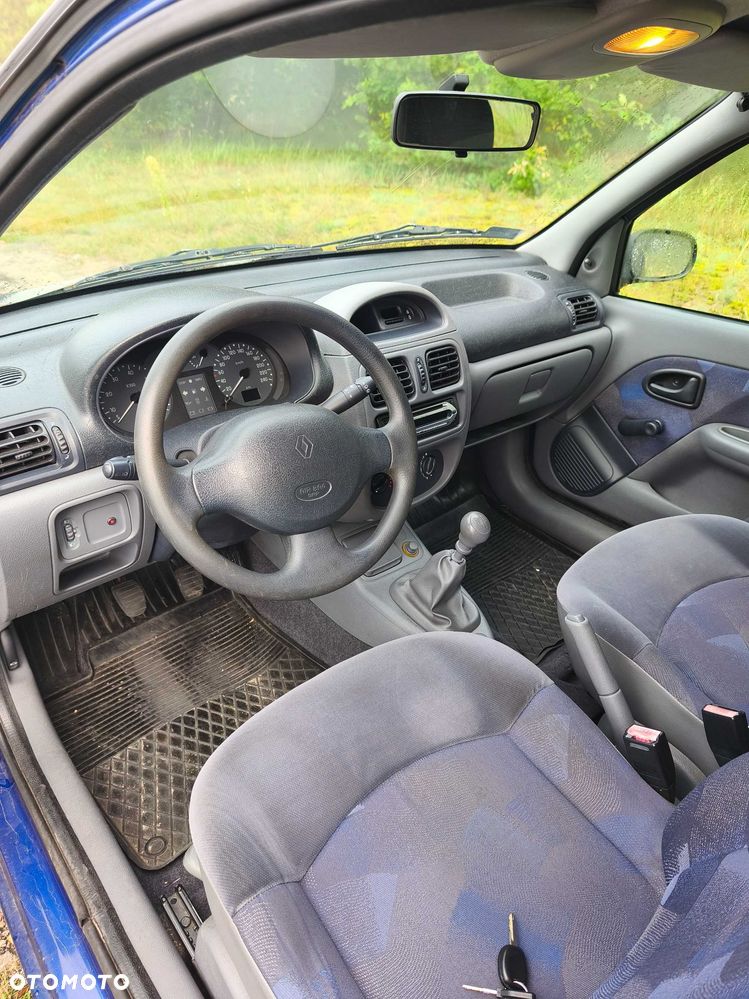 Renault Clio - 6