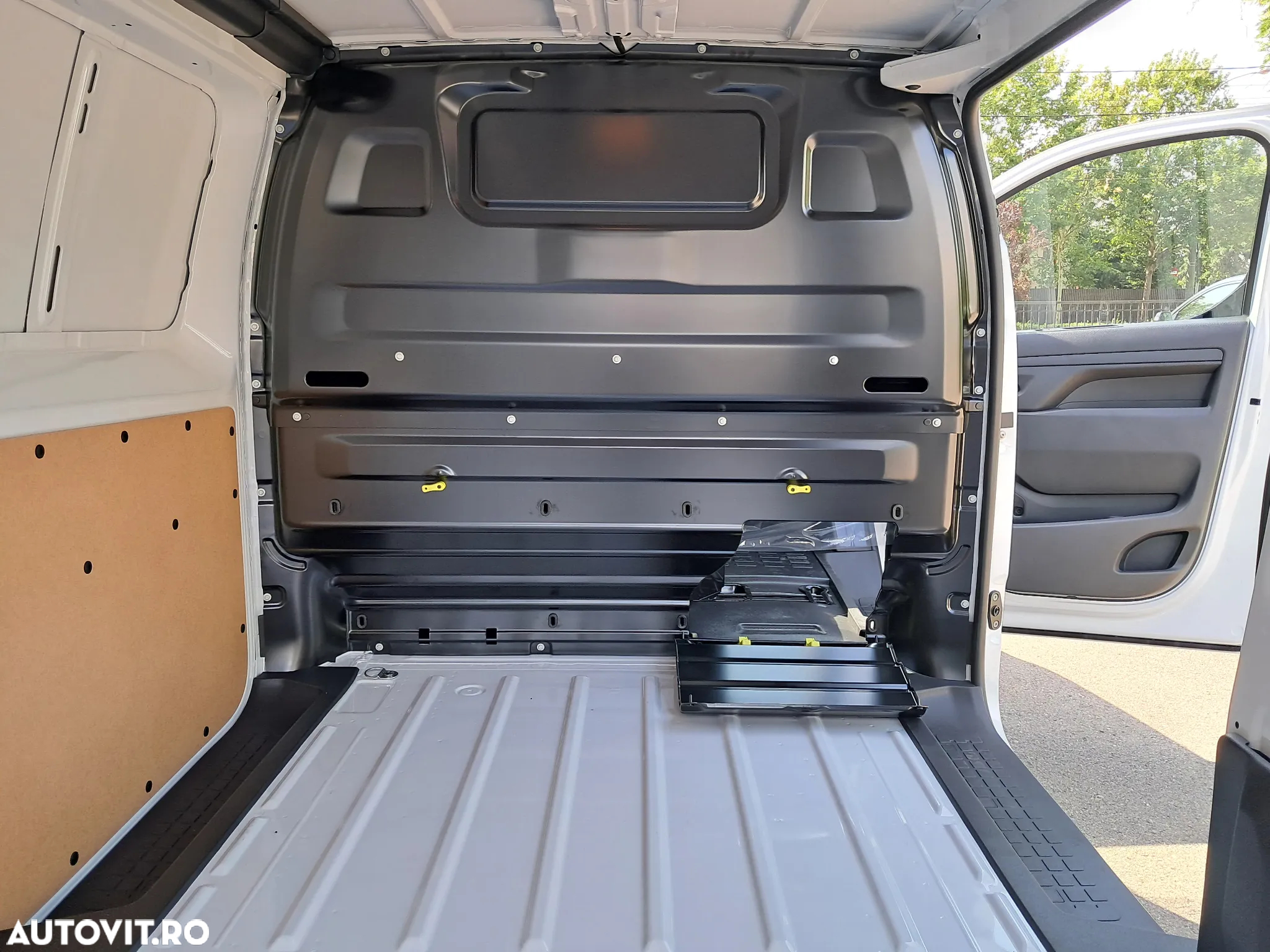 Citroën JUMPY FURGON L2 1.5 diesel 120 CP - 14