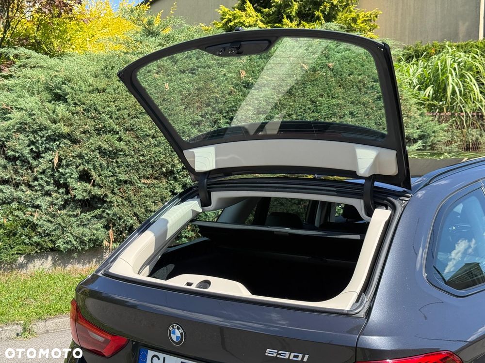 BMW Seria 5 530i Sport Line - 9