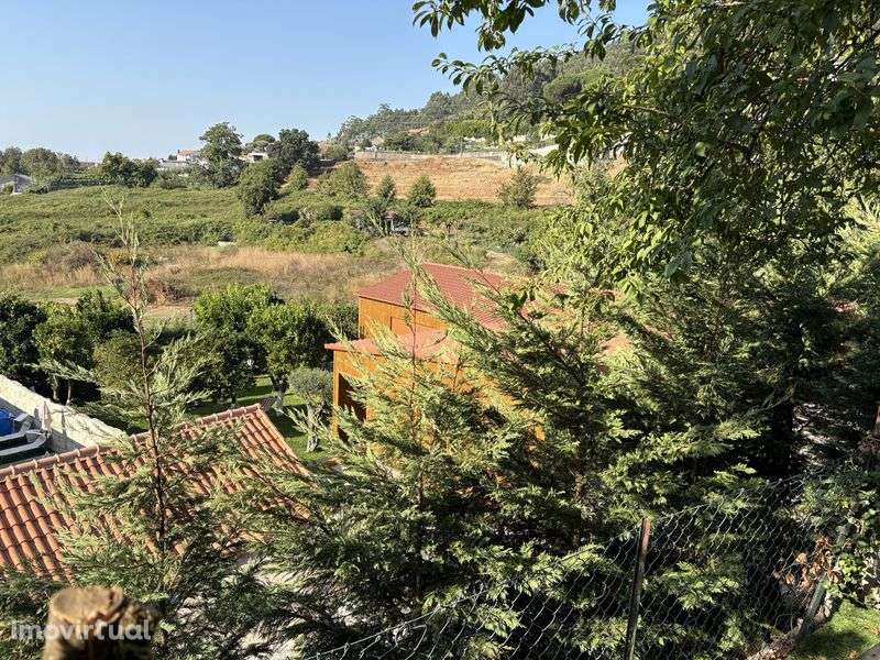 Quintinha com 3 habitaçoes independentes novas - Grande imagem: 4/7