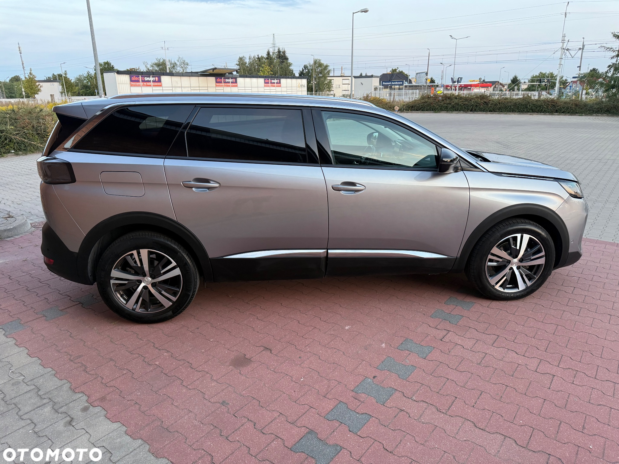 Peugeot 5008 1.5 BlueHDI Allure S&S - 4