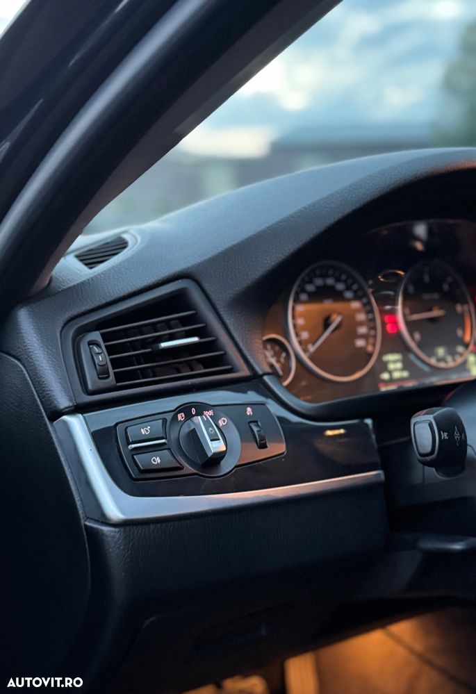 BMW Seria 5 520d Aut. - 7