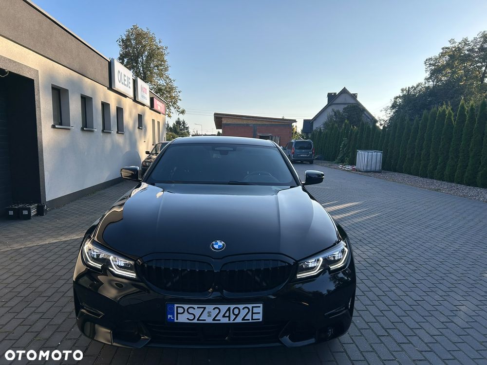 BMW Seria 3 330i M Sport - 1