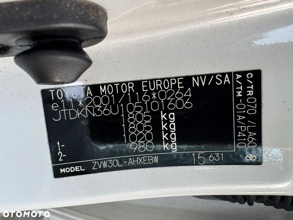 Toyota Prius 1.8 HSD Sol - 25