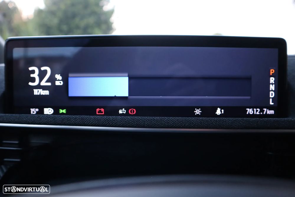 Ford Mustang Mach-E 75.7 kWh Premium AWD - 35