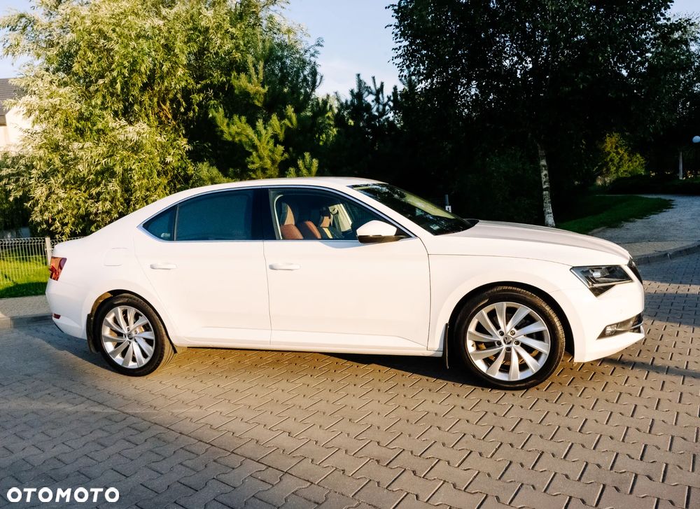 Skoda Superb 2018 photo 4