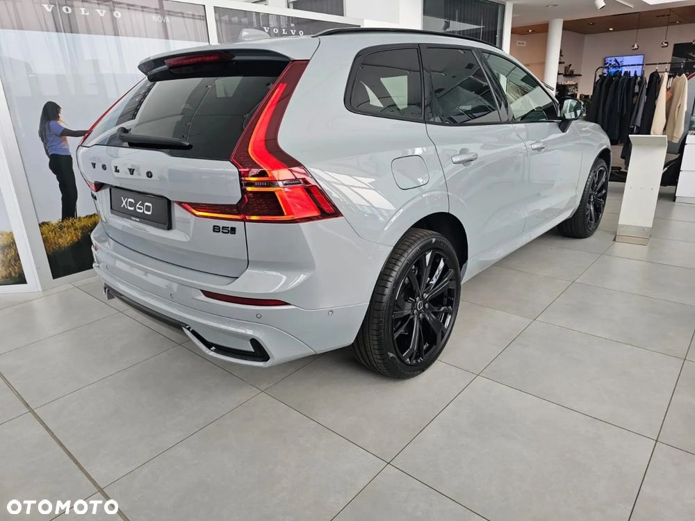 Volvo XC 60 B5 B AWD Ultra Black Edition - 4