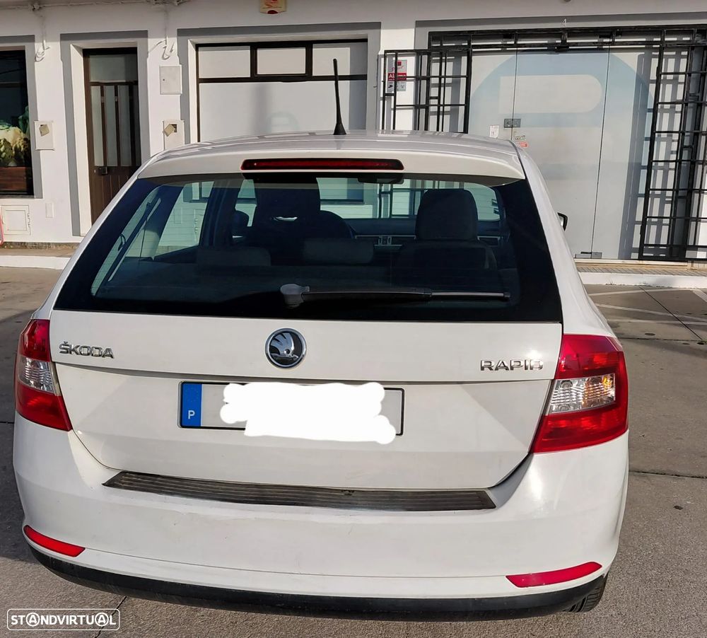 Skoda Rapid Spaceback - 4