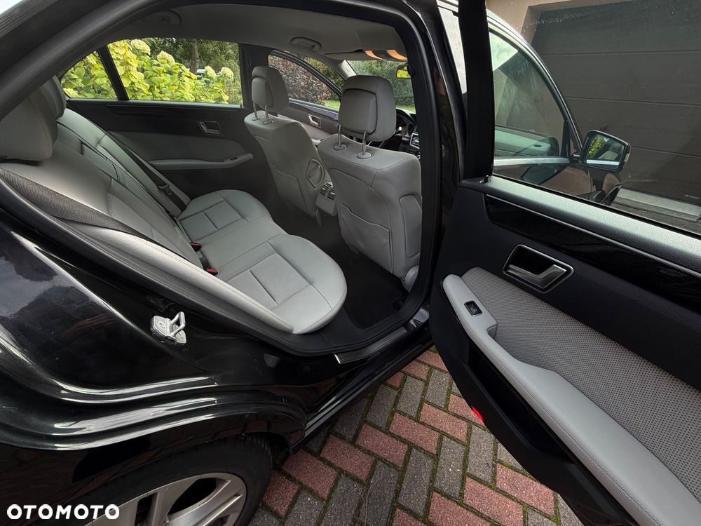 Mercedes-Benz Klasa E 220 CDI BlueEff Avantgarde - 18