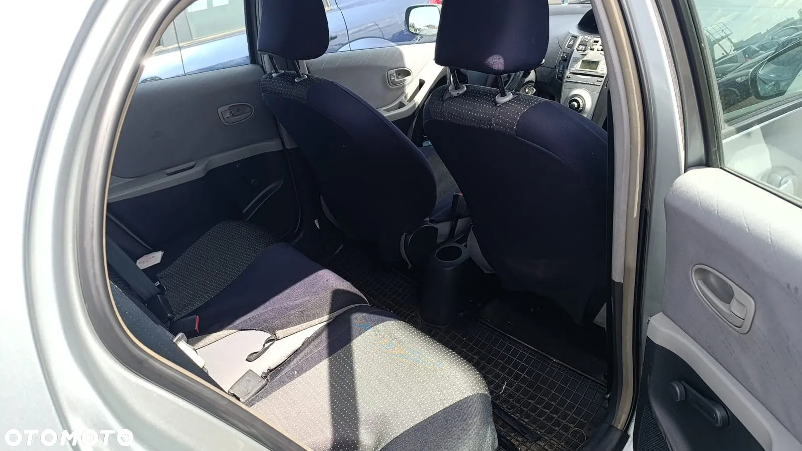 34674 Toyota yaris 2 1.3  vvti 2SZ-FE na części lakier 1F8 - 17