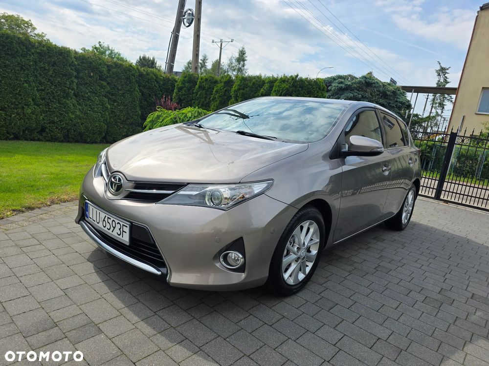 Toyota Auris 1.6 Valvematic Edition - 1