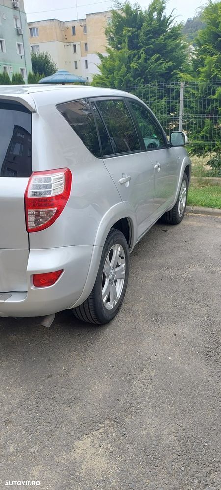 Toyota RAV4 2.2 D-4D 4x4 Automatik Executive - 13