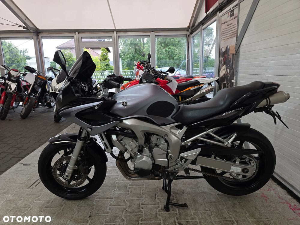 Yamaha FZ - 8