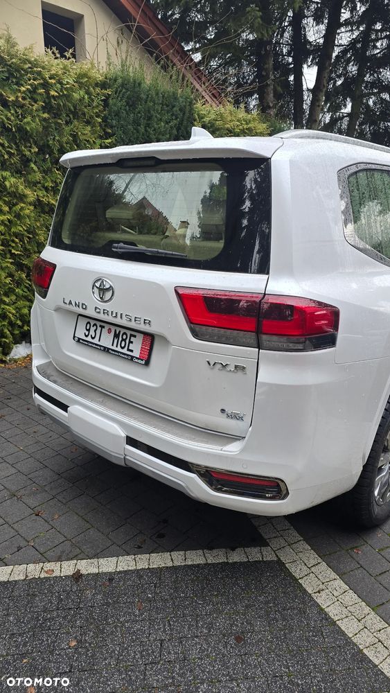 Toyota Land Cruiser - 5