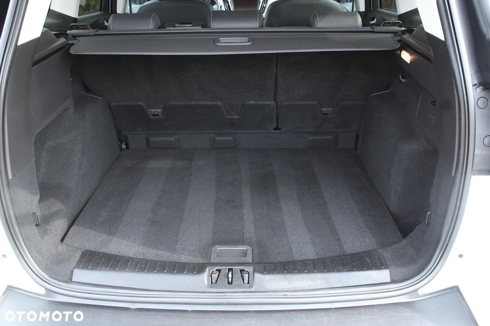 Ford Kuga - 36