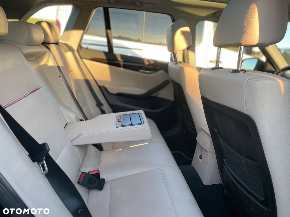 BMW X1 xDrive20d Sport Line - 11