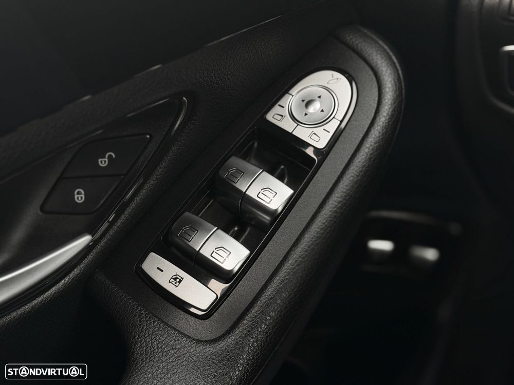 Mercedes-Benz GLC 300 e 4Matic - 28