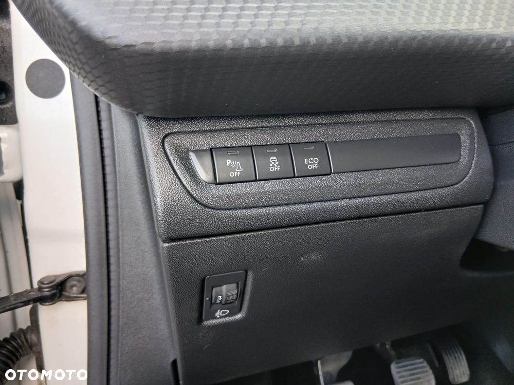Peugeot 208 Blue-HDi 100 Stop&Start Style - 19
