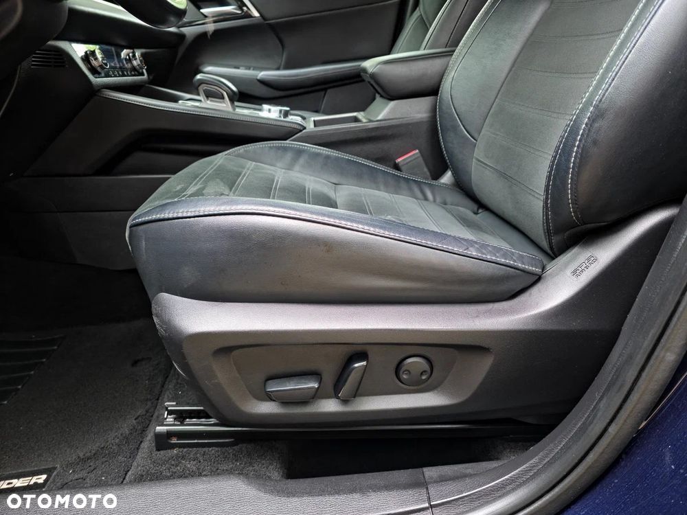 Mitsubishi Outlander - 21