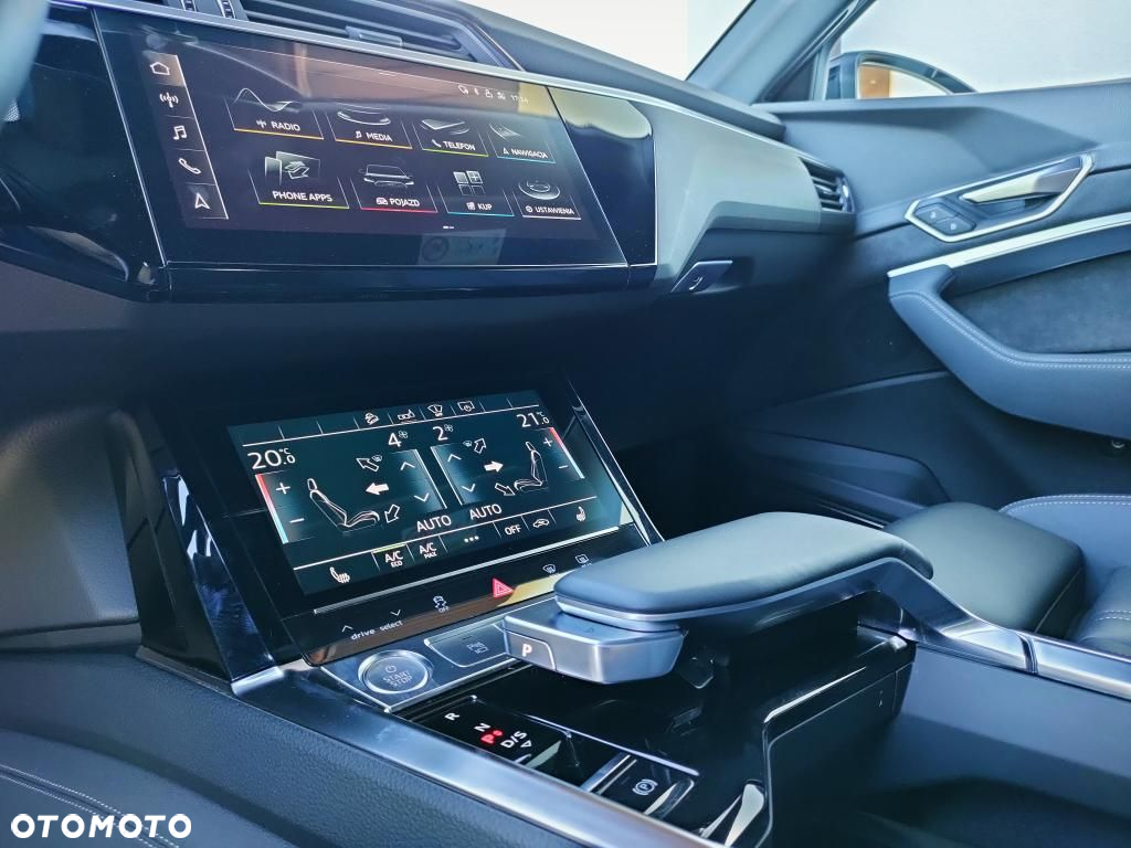 Audi e-tron 55 Quattro S Line - 39