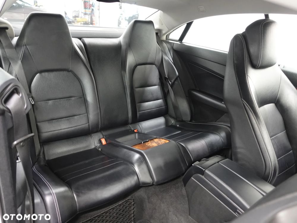 Mercedes-Benz Klasa E 350 CDI DPF BlueEFFICIENCY 7G-TRONIC Avantgarde - 26