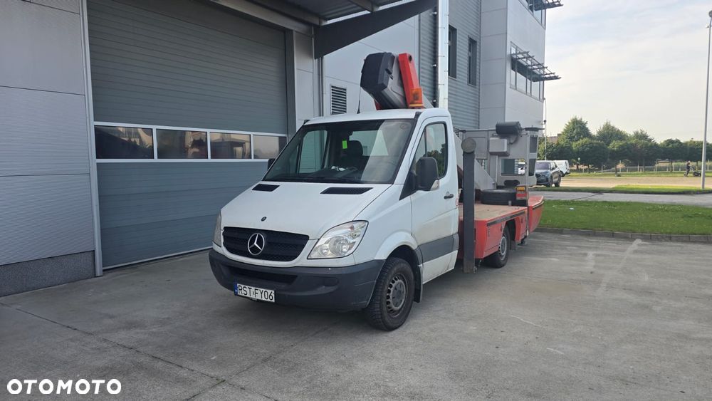 Mercedes-Benz Sprinter - 2