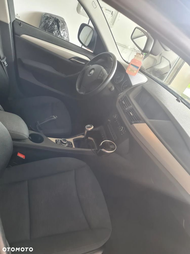 BMW X1 xDrive18d xLine - 12