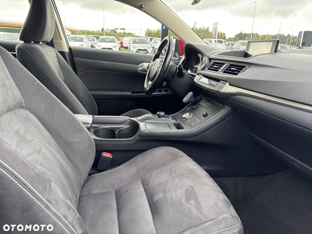 Lexus CT - 19