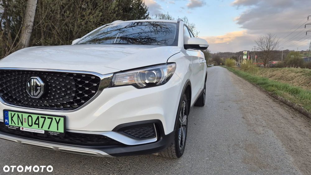 MG ZS - 9
