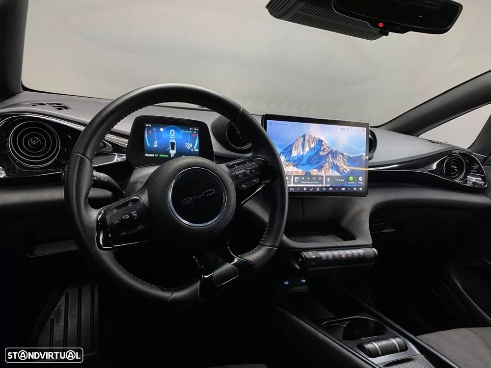 BYD Dolphin 60.4 kWh Design - 18